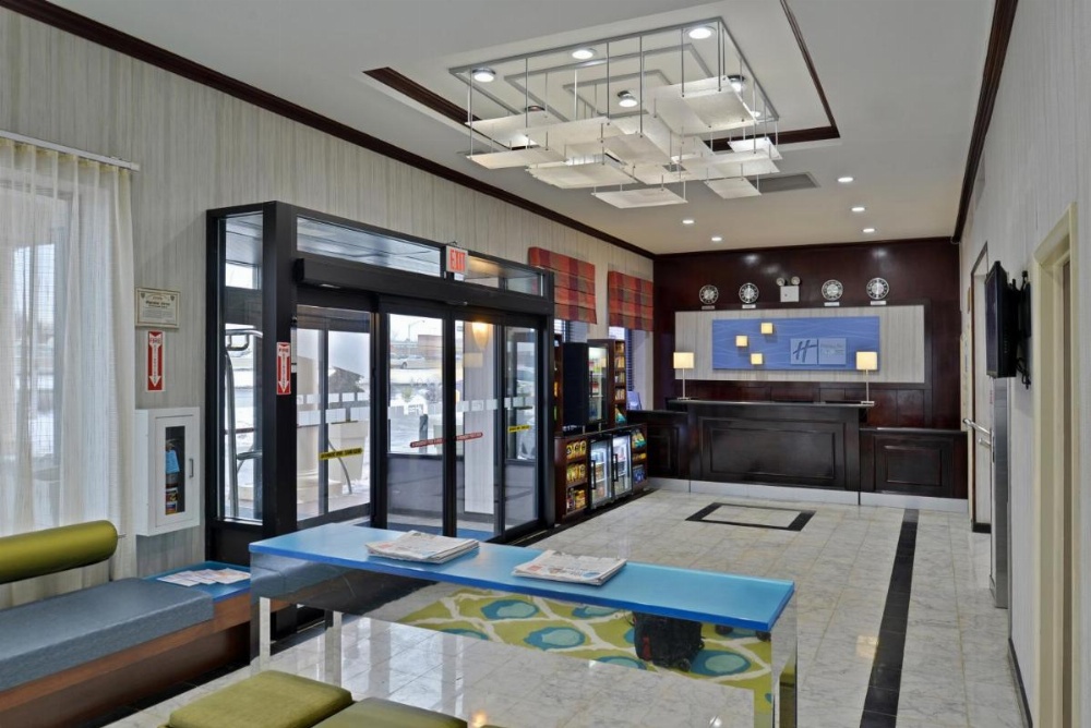 Holiday Inn Express Kennedy Airport Image 10