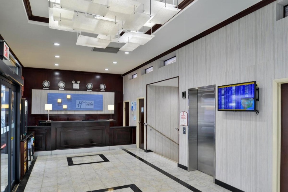 Holiday Inn Express Kennedy Airport Image 11