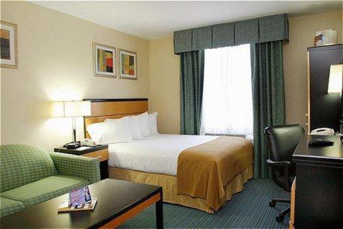 Holiday Inn Express Kennedy Airport