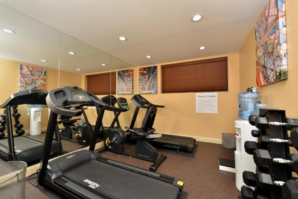 Holiday Inn Express Kennedy Airport Image 14