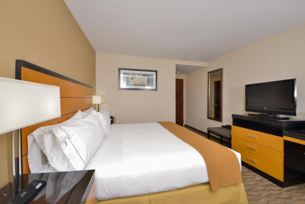 Holiday Inn Express Kennedy Airport Image 20