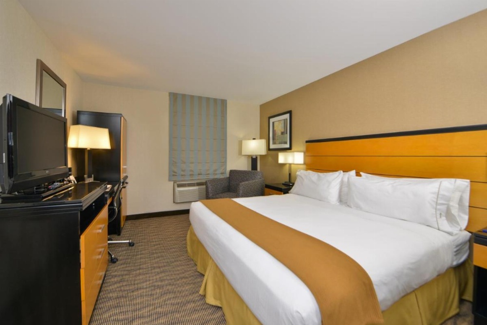 Holiday Inn Express Kennedy Airport Image 21