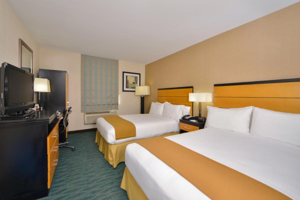 Holiday Inn Express Kennedy Airport Image 24