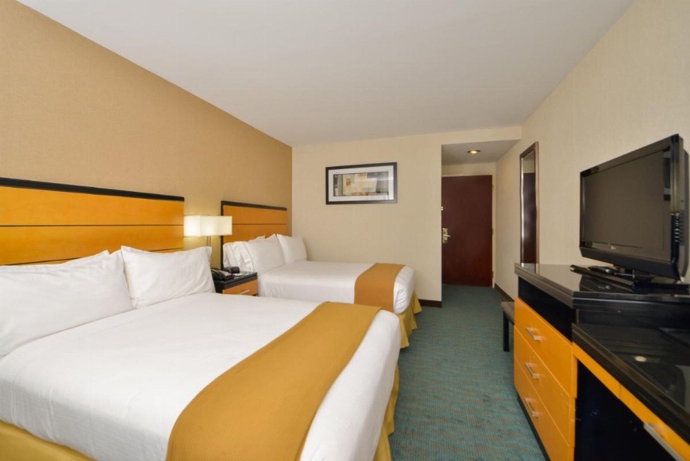 Holiday Inn Express Kennedy Airport Image 25