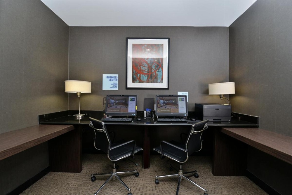 Holiday Inn Express Kennedy Airport